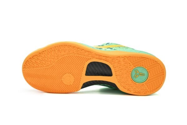 nike_kobe_8__green_glow__555035_304_199802074B714.jpg Nike Kobe 8 'Green Glow' 555035-304