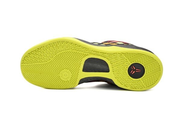 nike_kobe_8_christmas_555286_060_19A694CABDE14.jpg Nike Kobe 8 Christmas 555286-060