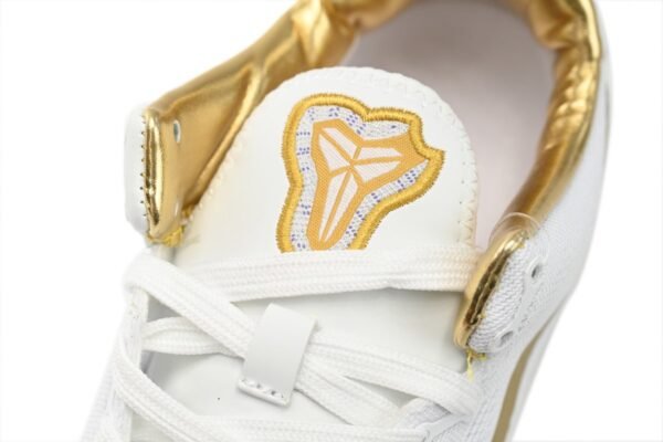 nike_kobe_8_protro__metallic_gold__fv6325_100__1995625F05919.jpg Nike Kobe 8 Protro "METALLIC GOLD" FV6325-100