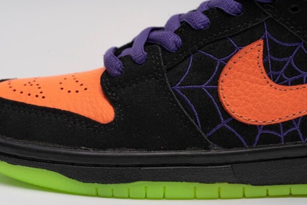 nike_sb_dunk_low__night_of_mischief__bq6817_006_18AEFE2F4DC14.jpg Nike SB Dunk Low “Night Of Mischief” BQ6817-006