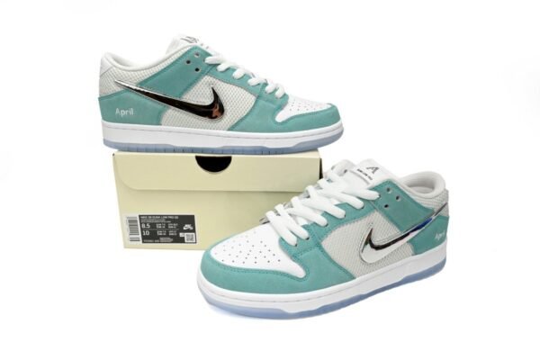 nike_sb_dunk_low_april_skateboards_fd2562_400__1AC585AD68518.jpg Nike SB Dunk Low April Skateboards FD2562-400