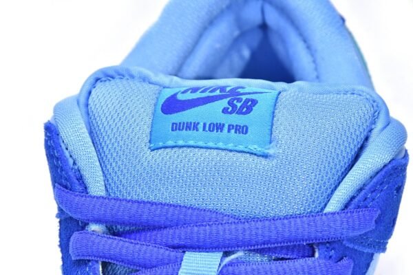 nike_sb_dunk_low_blue_raspberry_dm0807_400_1788194139E15.jpg Nike SB Dunk Low Blue Raspberry DM0807-400