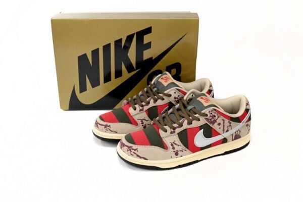 nike_sb_dunk_low_freddy_krueger_313170_202_1901A9034F518.jpg Nike SB Dunk Low Freddy Krueger 313170-202