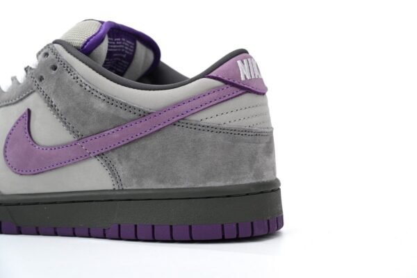 Nike SB Dunk Low Purple Pigeon 304292-051