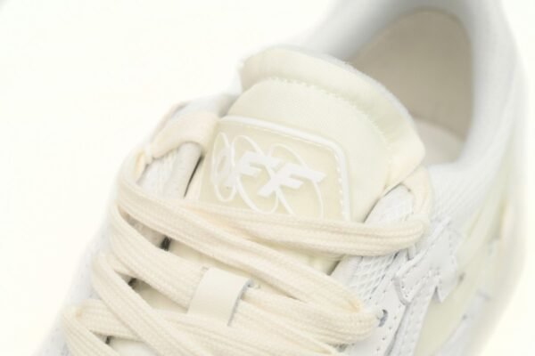 off_white_out_of_all_white__omia139c_99fab00_10100_1A24B12EF7E1D.jpg OFF-WHITE Out Of All White OMIA139C 99FAB00 10100
