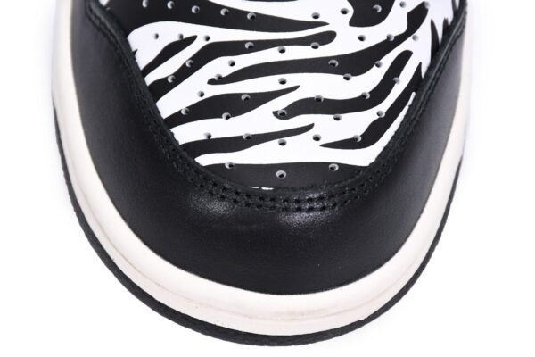 quartersnacks_x_nike_sb_dunk_low_zebra__dm3510_001_1806C417B0811.jpg Quartersnacks x Nike SB Dunk Low Zebra DM3510-001
