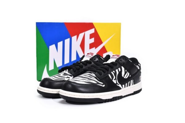 quartersnacks_x_nike_sb_dunk_low_zebra__dm3510_001_1806C4181E41A.jpg Quartersnacks x Nike SB Dunk Low Zebra DM3510-001