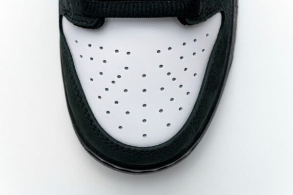 Staple x Nike SB Dunk Low “Panda Pigeon” BV1310-013