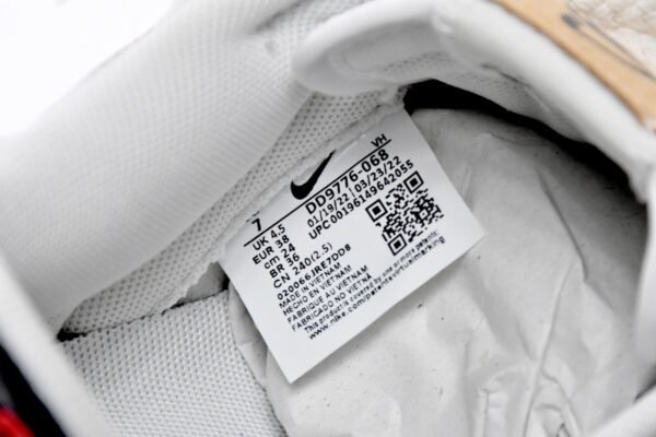 stussy_x_nike_sb_dunk_low_dd9776_068_185A6BC537B12.jpg Stussy x Nike SB Dunk Low DD9776-068