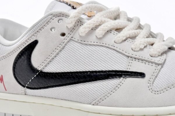 stussy_x_nike_sb_dunk_low_dd9776_068_185A6BC57DC12.jpg Stussy x Nike SB Dunk Low DD9776-068