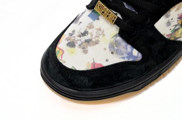 supreme___nike_dunk_low__rammellzee__fd8778_001__1877F57CED417.jpg Supreme × Nike Dunk Low “Rammellzee” FD8778-001