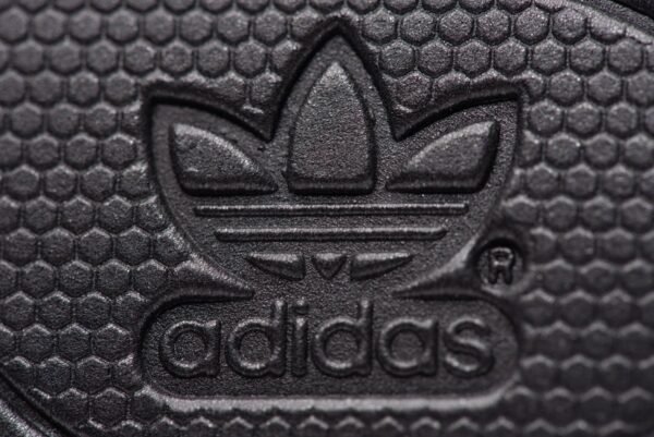 yeezy_boost_350_v2_black_fu9006_184AC4C599310.jpg Yeezy Boost 350 V2 Black FU9006