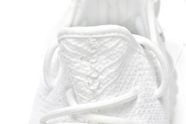 Dope sneakers Yeezy Boost 350 V2 Cream/Triple White CP9366