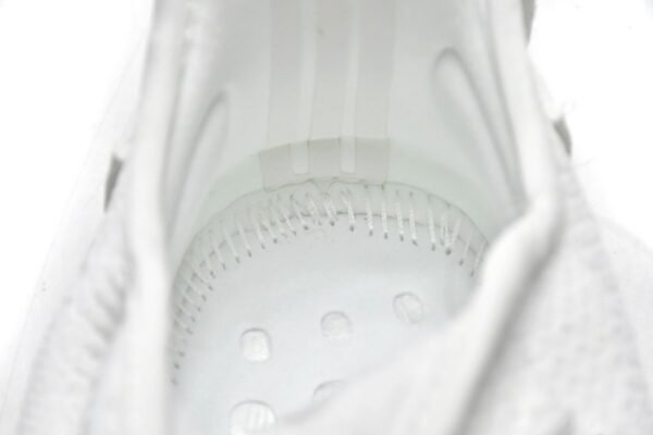 Dope sneakers Yeezy Boost 350 V2 Cream/Triple White CP9366