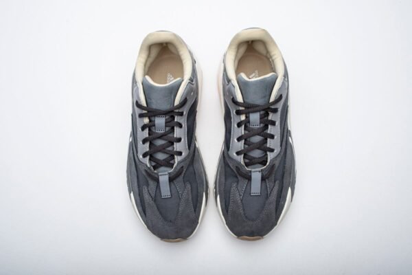 Yeezy Boost 700 v2 Magnet FV9922