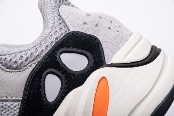 yeezy_boost_700_og_wave_runner__b75571_186ECD10D3A1B.jpg Yeezy Boost 700 OG“Wave Runner” B75571
