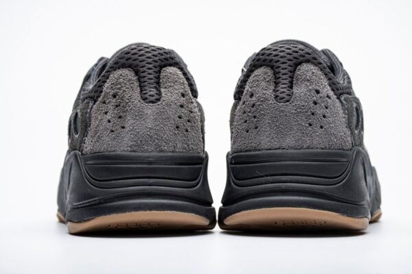 Yeezy Boost 700 Utility Black FV5304