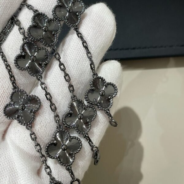 [Eternal Jewelry]CLOVER 5 MOTIF BLACK BRACELET