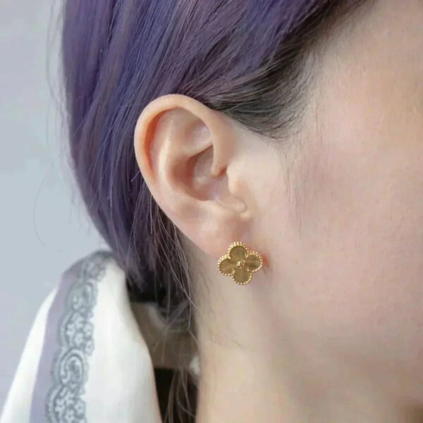 [Eternal Jewelry]CLOVER MEDIUM 1 MOTIFS LASER EARRINGS