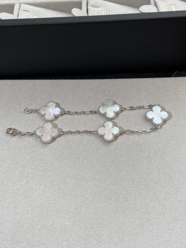 [Eternal Jewelry]CLOVER SILVER MOP 5 MOTIF BRACELET