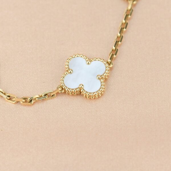 [Eternal Jewelry]CLOVER  5 MOTIF WHITE MOP BRACELET