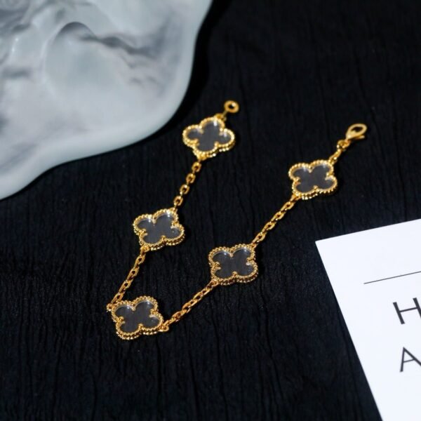 [Eternal Jewelry]CLOVER 5 MOTIF ROCK CRYSTAL PINK GOLD BRACELET