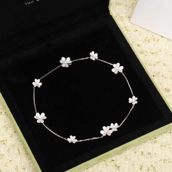 [Eternal Jewelry]FRIVOLE SILVER 9 FLOWERS NECKLACE