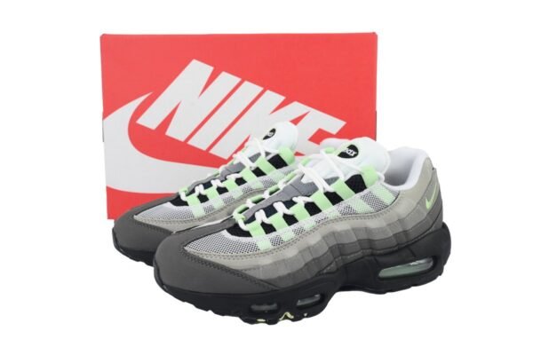 copy_of_air_max_95__grey_purple__hd8015_003__1C922D7273113.jpg Nike Air Max 95 'Fresh Mint' CD7495-101