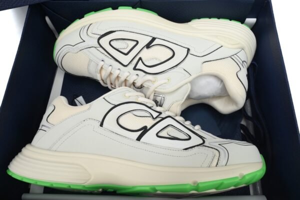 dior_b30_reflective_cd30___cream_green_3sn279zrd_h166_1ACD5963A691C.jpg Dior B30 Reflective CD30 - Cream Green 3SN279ZRD-H166