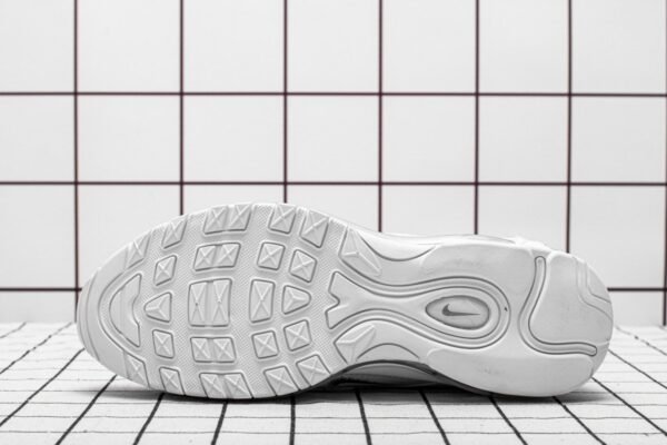 nike_air_max_97_white_reflect_silver_921826_105_178FF28705F10.jpg Nike Air Max 97 White Reflect Silver 921826-105