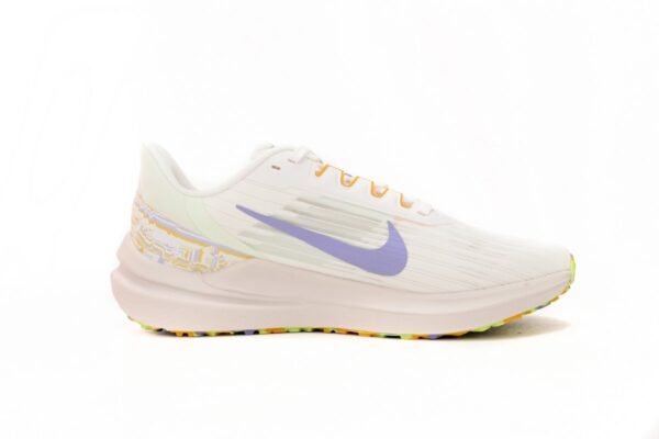 nike_air_winflo_9_white_light_blue_dr8802_100_18B1F2391F918.jpg Nike Air Winflo 9 White Light Blue DR8802-100
