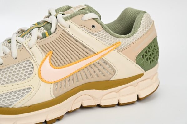 nikeair_zoom_vomero_5_beige_green_fq6868_181_196CA75182D1C.jpg Nike Air Zoom Vomero 5 Beige Green FQ6868-181