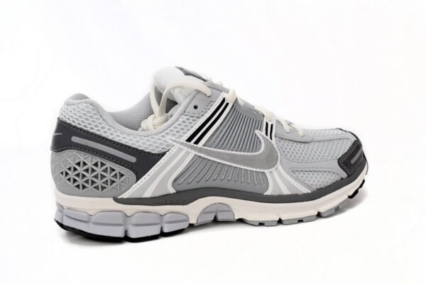 nikeair_zoom_vomero_5_grie_ge_fd9919_001__196C9D5FF9A11.jpg Nike Air Zoom Vomero 5 Grie Ge FD9919-001