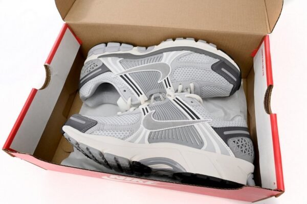 nikeair_zoom_vomero_5_grie_ge_fd9919_001__196C9D613FC1D.jpg Nike Air Zoom Vomero 5 Grie Ge FD9919-001