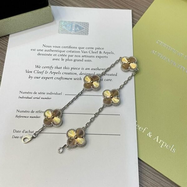 [Eternal Jewelry]CLOVER  5 MOTIFS  CHRISTMAS LIMITED EDITION BRACELET