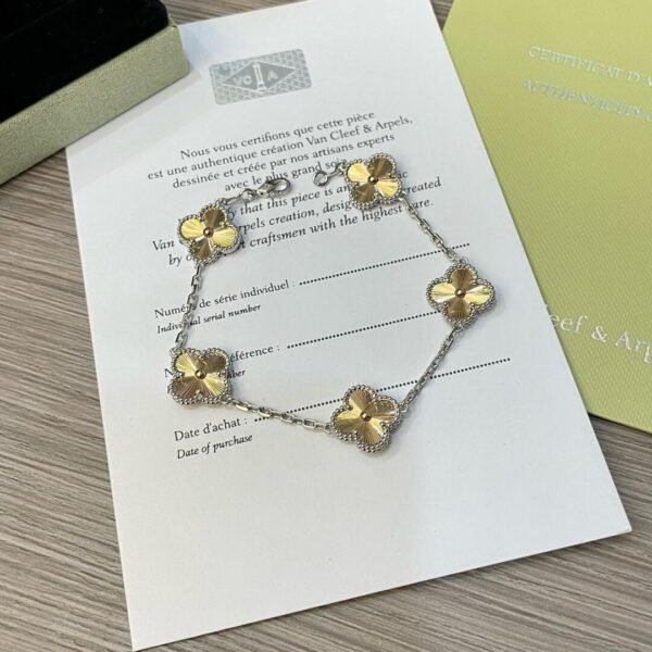 [Eternal Jewelry]CLOVER  5 MOTIFS  CHRISTMAS LIMITED EDITION BRACELET