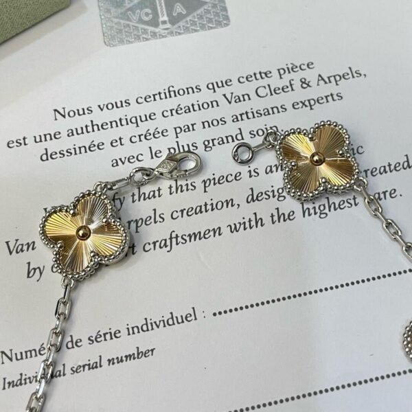 [Eternal Jewelry]CLOVER  5 MOTIFS  CHRISTMAS LIMITED EDITION BRACELET