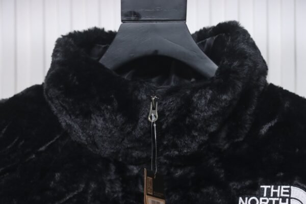 supreme_the_north_face_faux_fur_nuptse_jacket_1BDE1F81E4310.jpg Supreme The North Face Faux Fur Nuptse Jacket