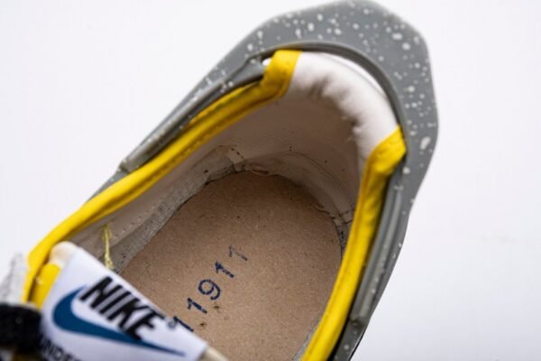 Undercover x Nike Waffle Dbreak Light GreyYellow  BV4594-700