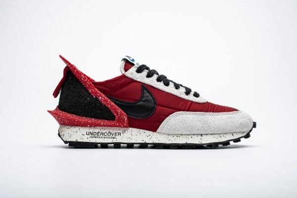 undercover_x_nike_waffle_dbreak_university_red__cj3295_600_179BC08BD8B1E.jpg Undercover x Nike Waffle Dbreak University Red CJ3295-600