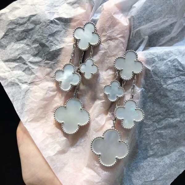 [Eternal Jewelry]CLOVER EARRINGS WHITE MOP 4 MOTIFS SILVER