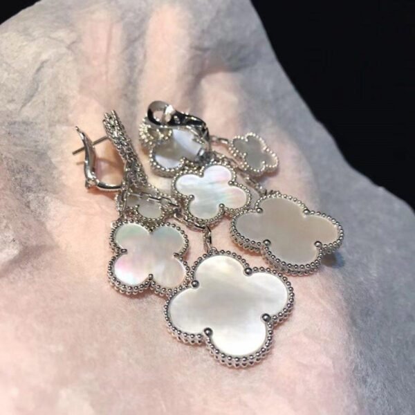 [Eternal Jewelry]CLOVER EARRINGS WHITE MOP 4 MOTIFS SILVER