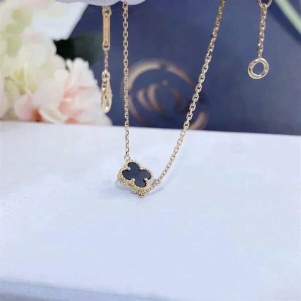 [Eternal Jewelry]CLOVER ONYX SINGLE FLOWER BRACELET